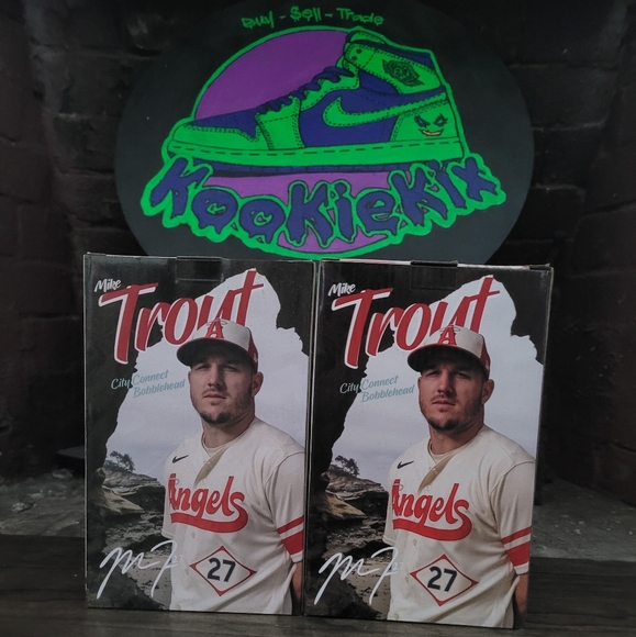 Mike Trout City Connect Bobblehead - Picture 2 of 3
